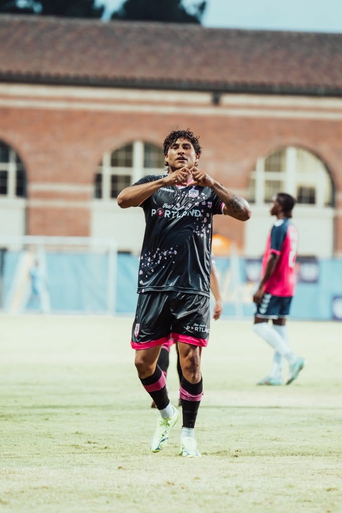 Dustin Corea: 10 Goals in 6 Playoff Matches